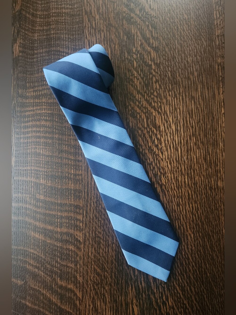 Vintage 👔 Wembley Navy and Light Blue Stripe Necktie EUC $19